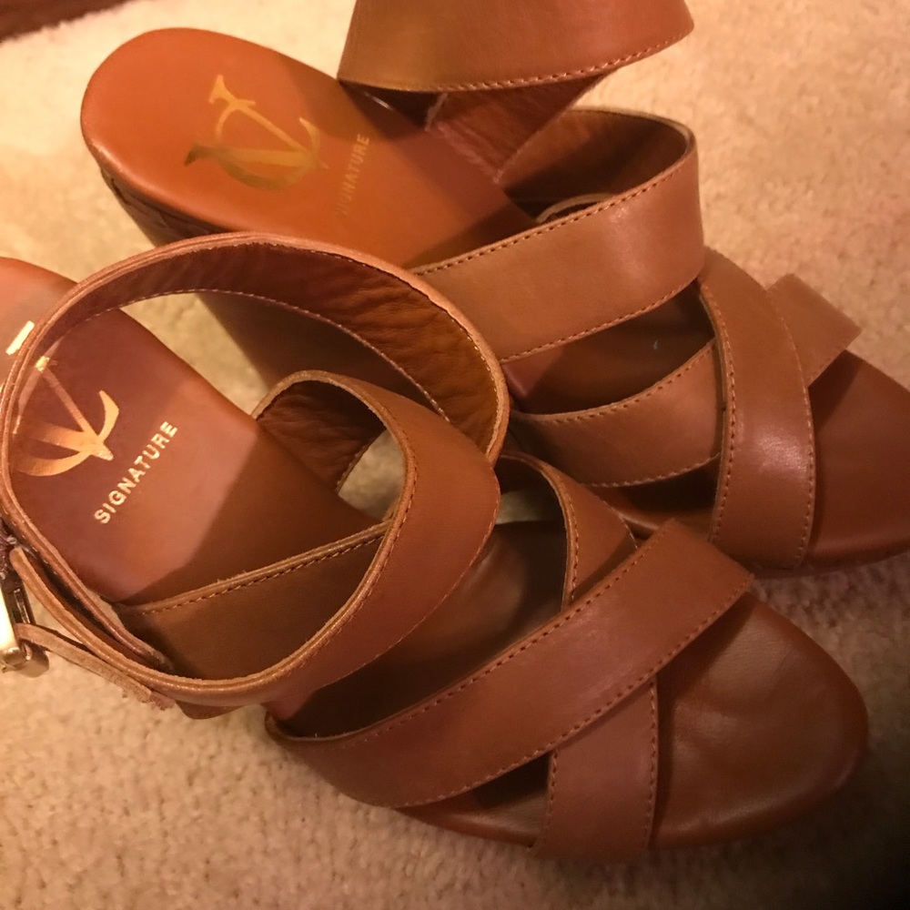 Vice Camuto Signature